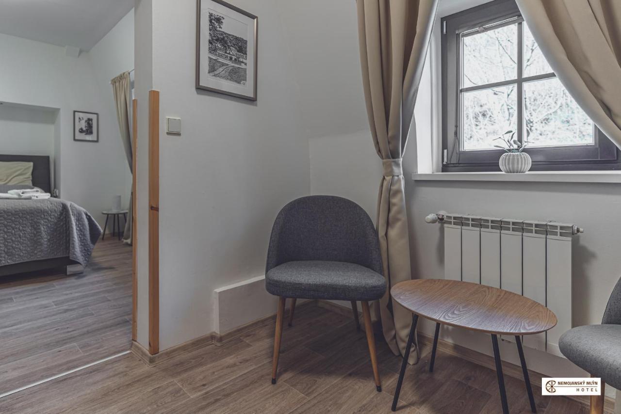 Nemojany Hotel Nemojansky Mlyn מראה חיצוני תמונה